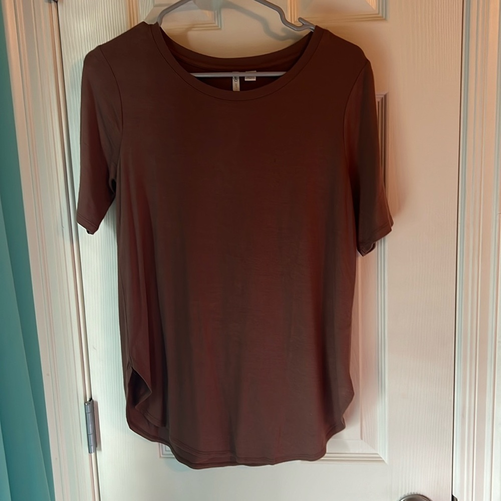 Very pretty brown blouse!🤎
